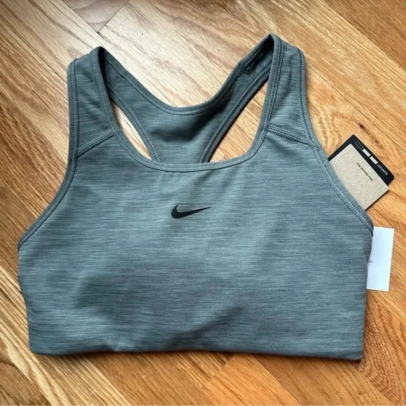 Nike Swoosh Padded Sports Bras Women NWT - Picture 2 of 3